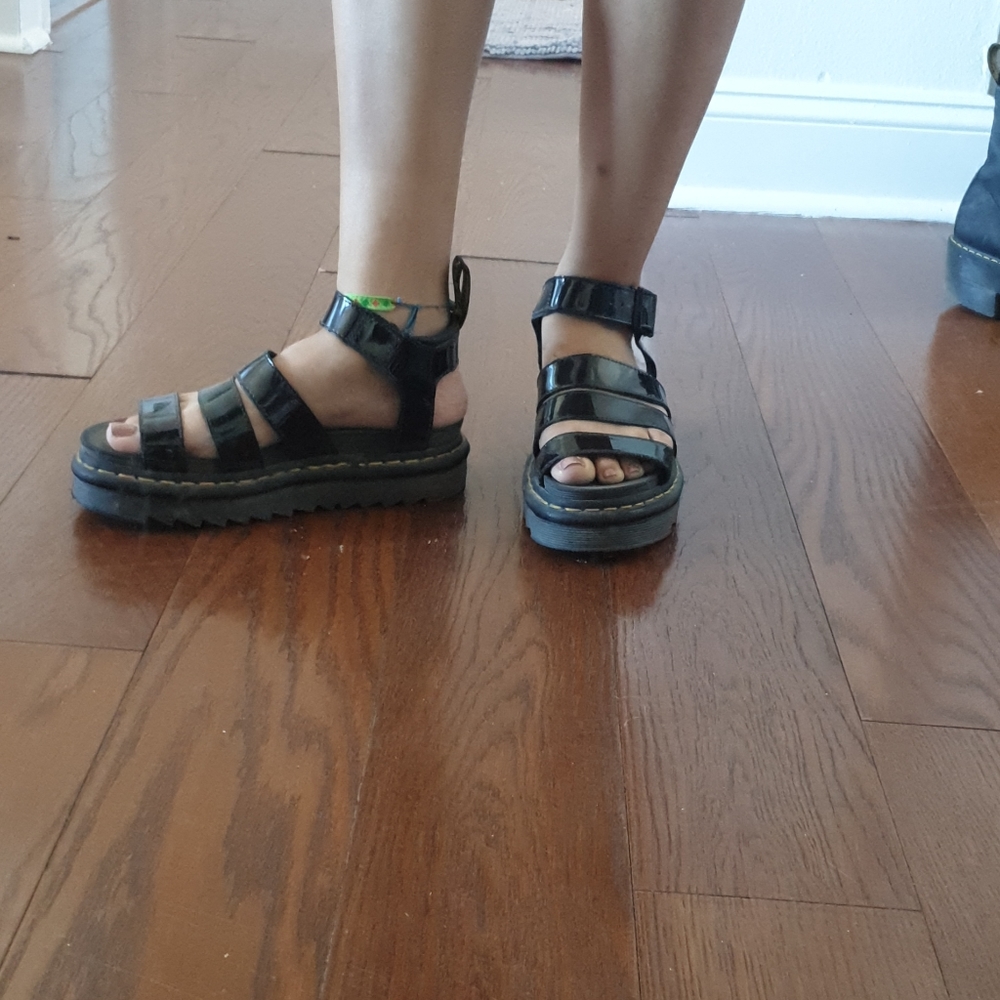 Dr. Martens Blaire black sandals sz 6